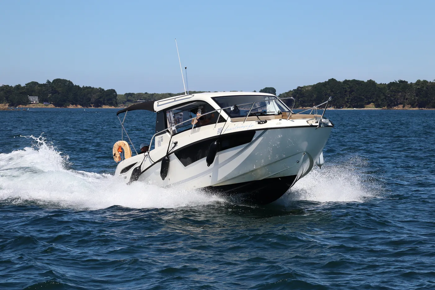 La vedette lancée sur le Golfe du Morbihan